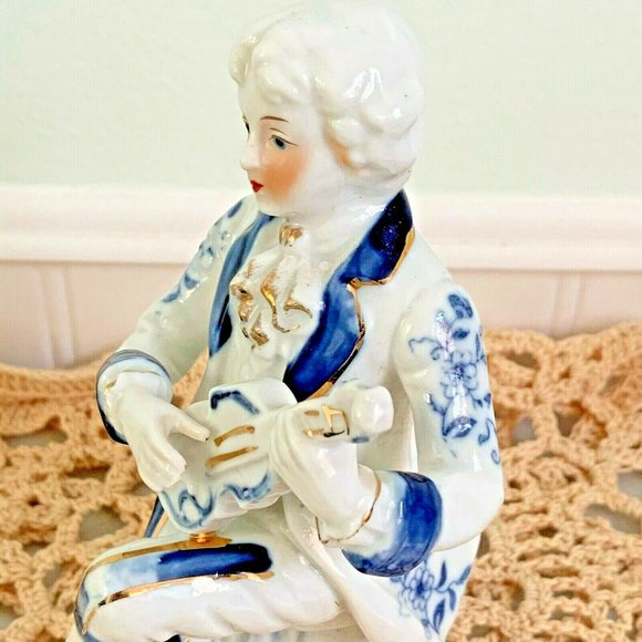 VTG Porcelain Figurine Blue White Man with Mandolin - Picture 8 of 9